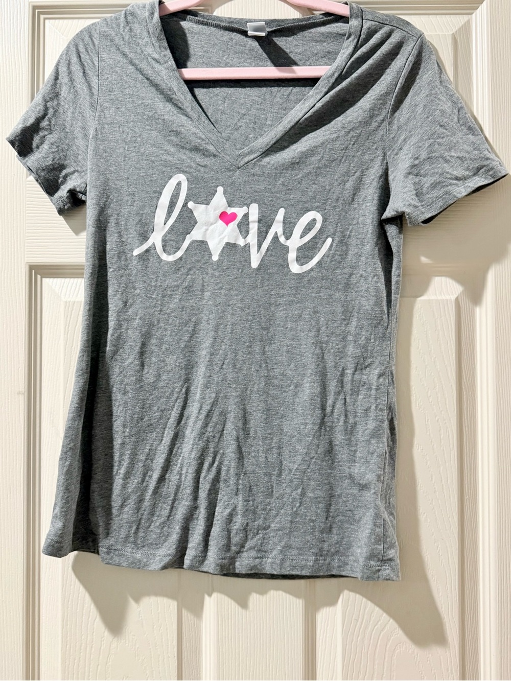 Kavio Gray Women's Tee with Subtle Pink Trim